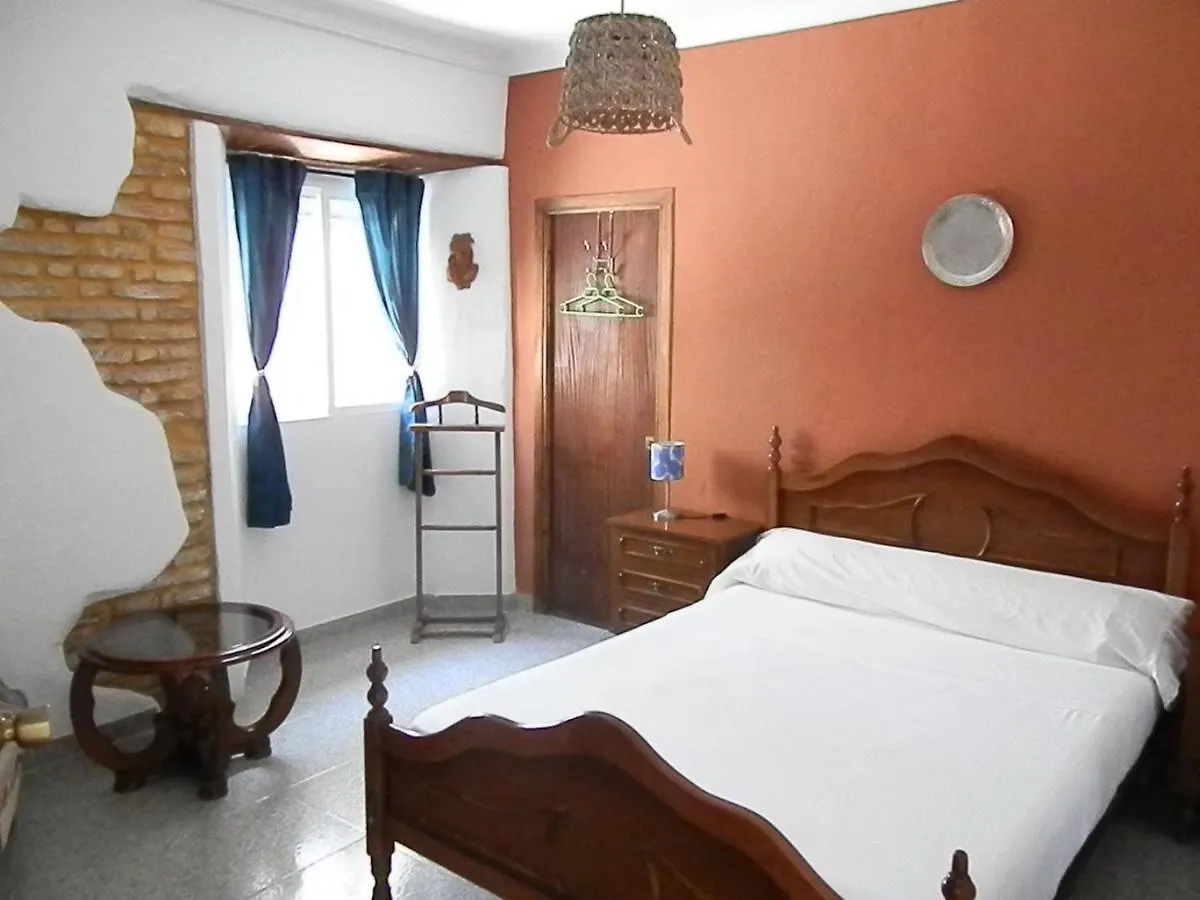 Habitación independiente en casa antigua - Centro Utrera