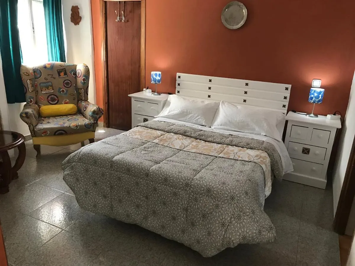 Habitación independiente en casa antigua - Centro Utrera España